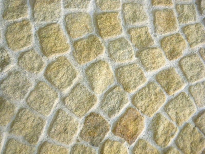 Buff Sandstone Split Cubes 50x50x50mm (1000kg - 10 sqm)