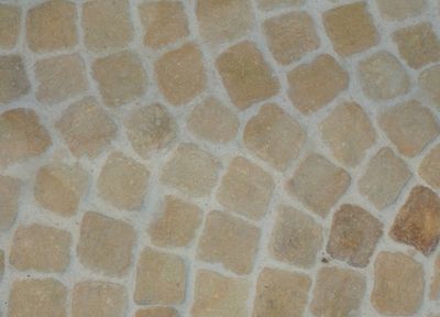 Buff Sandstone Split And Tumbled Cubes 100x100x100mm (1000kg - 5 sqm)