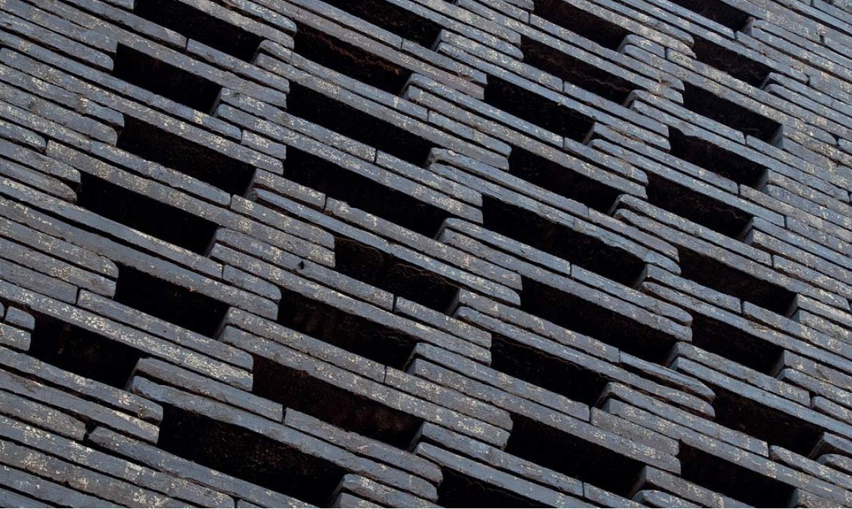 Long Clay 495 Black Handmade Roman Bricks