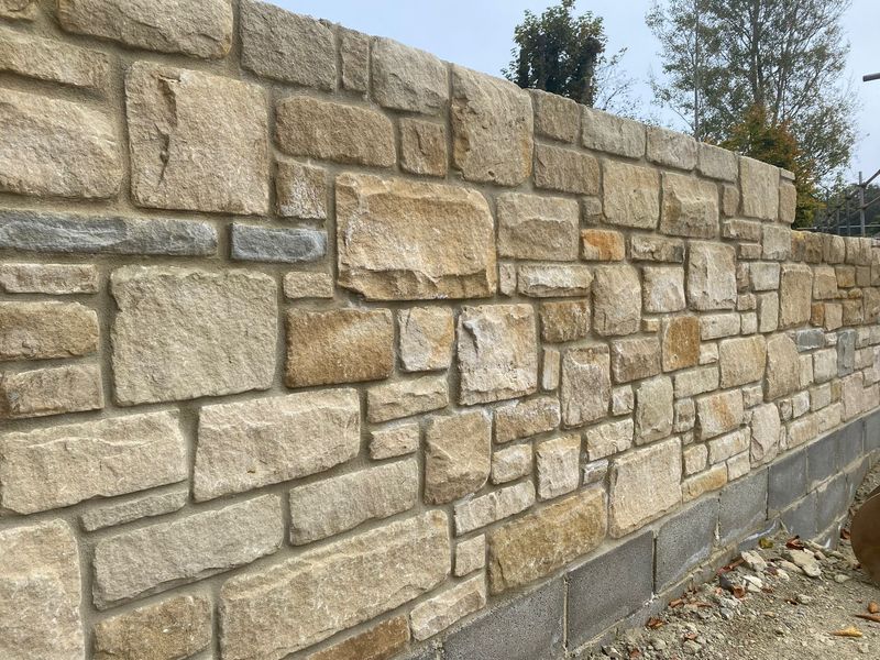 Buff Sandstone Mix Real Stone Cladding Slips - Sample Buff Sandstone Mix Real Stone Cladding Slips - Sample