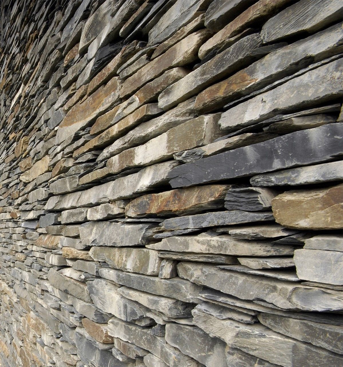 Lakeland Blue Weathered Slate Slips - Corners (1 lm)