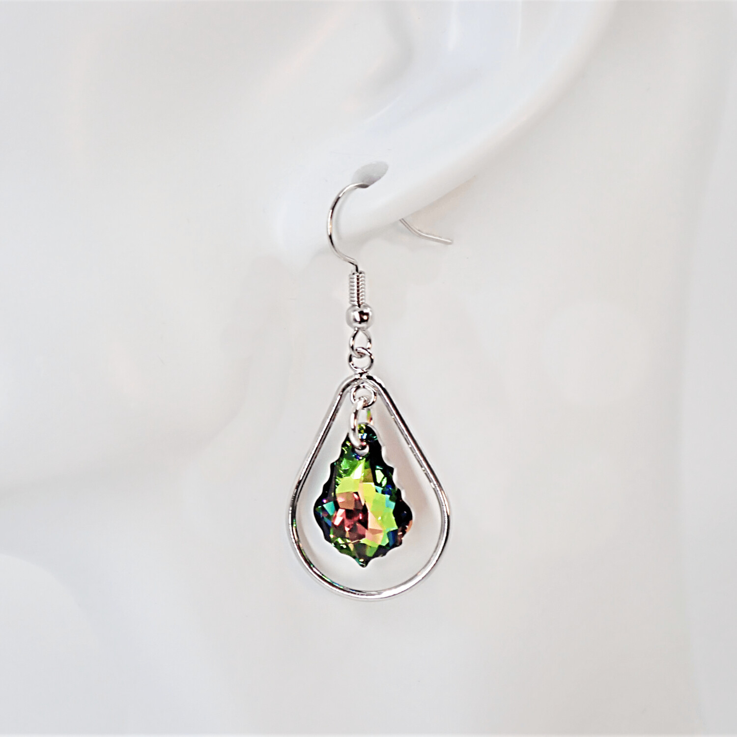 アリス&オリビア　ビートルズ Swarovski Crystal Multi Faceted Teardrop Earrings
