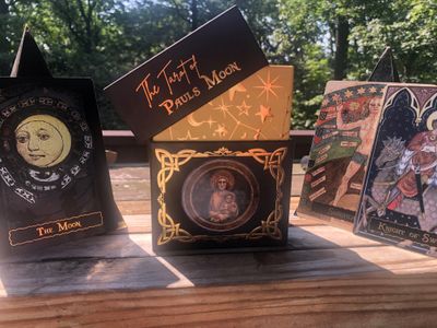 The Tarot of Paul's Moon