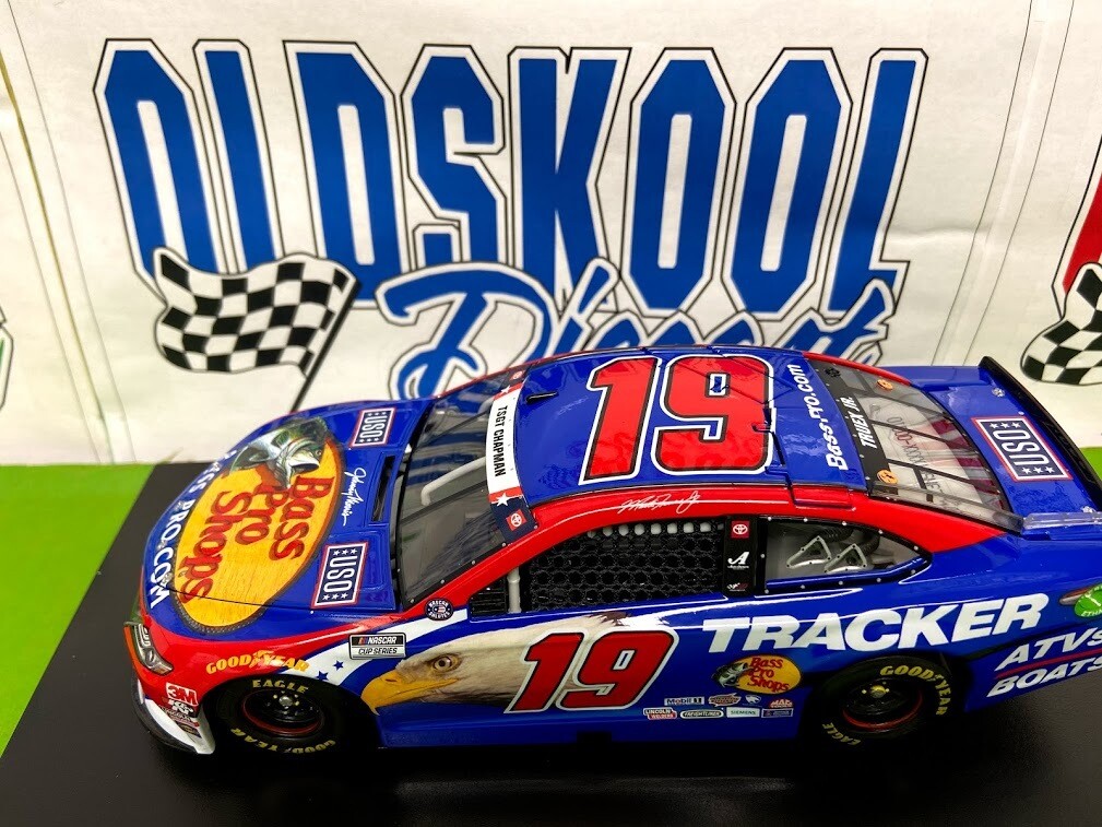 Martin Truex Jr  #19 Bass Pro Shops Patriotic 2020 1:24 scale