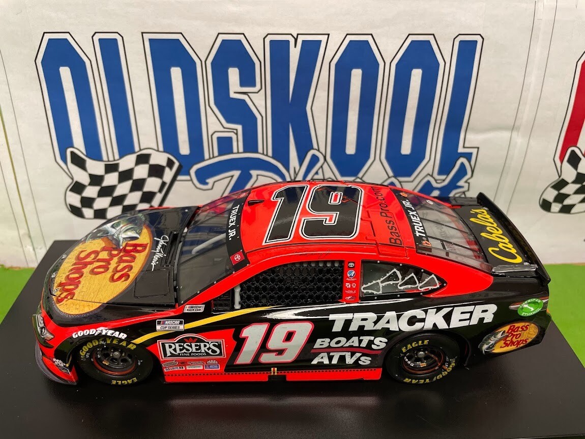 Martin Truex Jr #19 Bass Pro Shops Phoenix Win 3/14 2021 Lionel 1:24 Scale