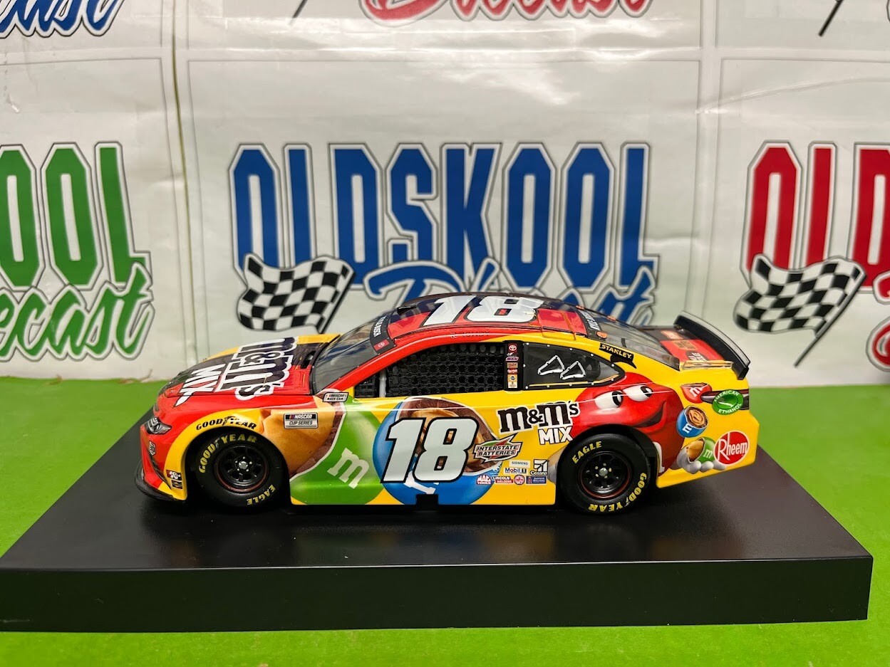 Kyle Busch #18 M&amp;M&#39;s Mix Nascar Cup Series 2021 Lionel 1:24 Scale
