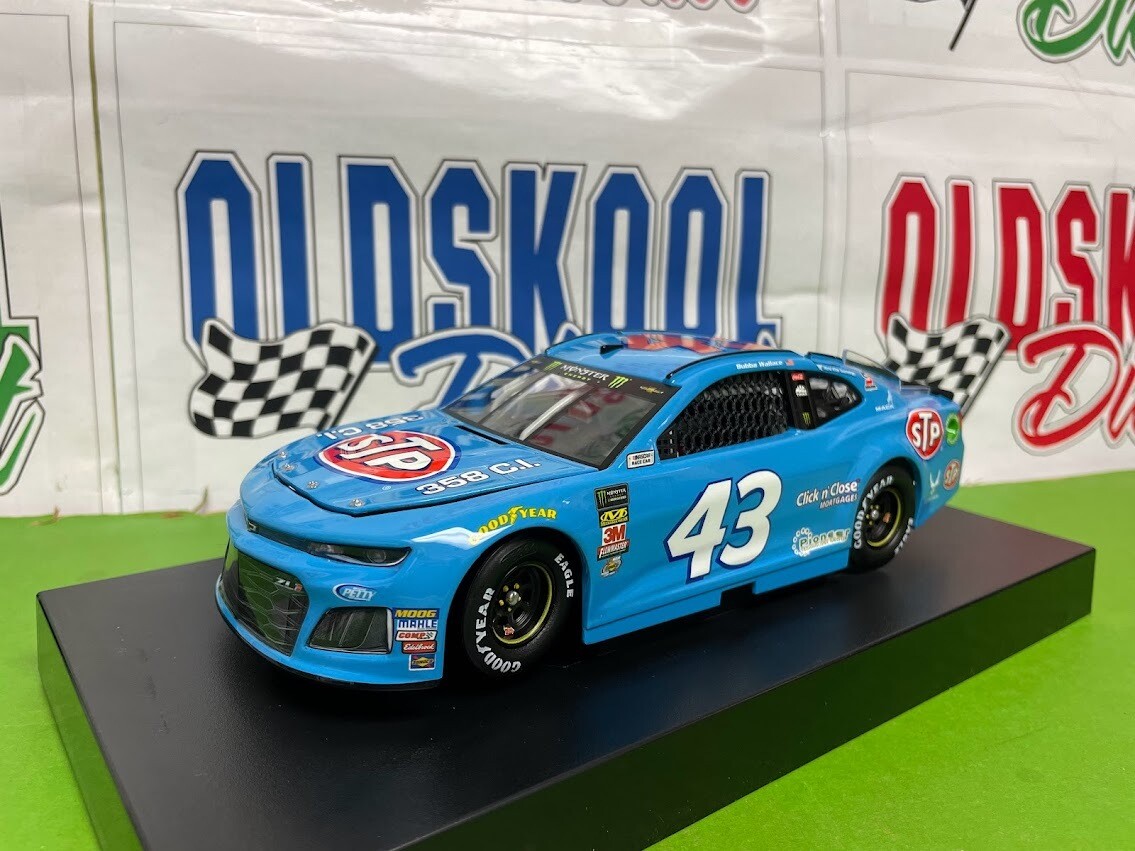 Darrell Wallace Jr #43 STP Darlington Throwback 2018 1:24 scale