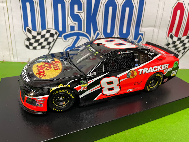 Daniel Hemric #8 Bass Pro Shops 2019 1:24 Scale