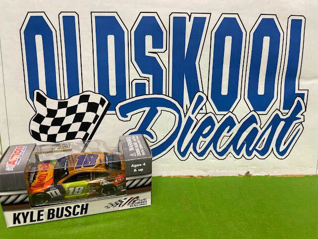 Kyle Busch #18 M &amp; M&#39;s Halloween 2020 1:64