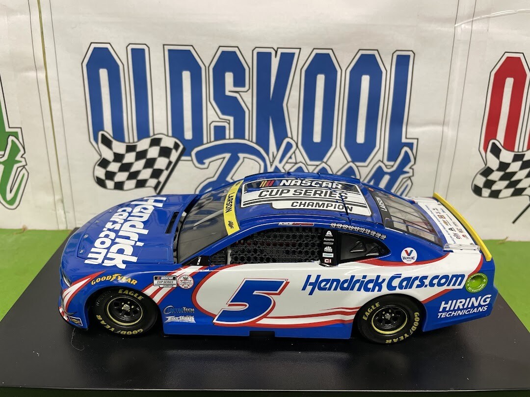 Kyle Larson 2021 HendrickCars.com NASCAR Cup Series Champion 1:24 Nascar Diecast