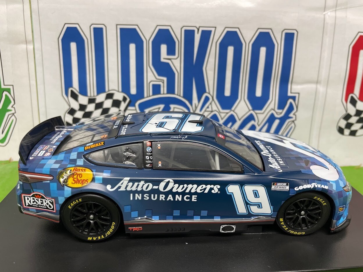 Martin Truex Jr #19 Auto-Owners Insurance 2022 Nascar Cup 1:24