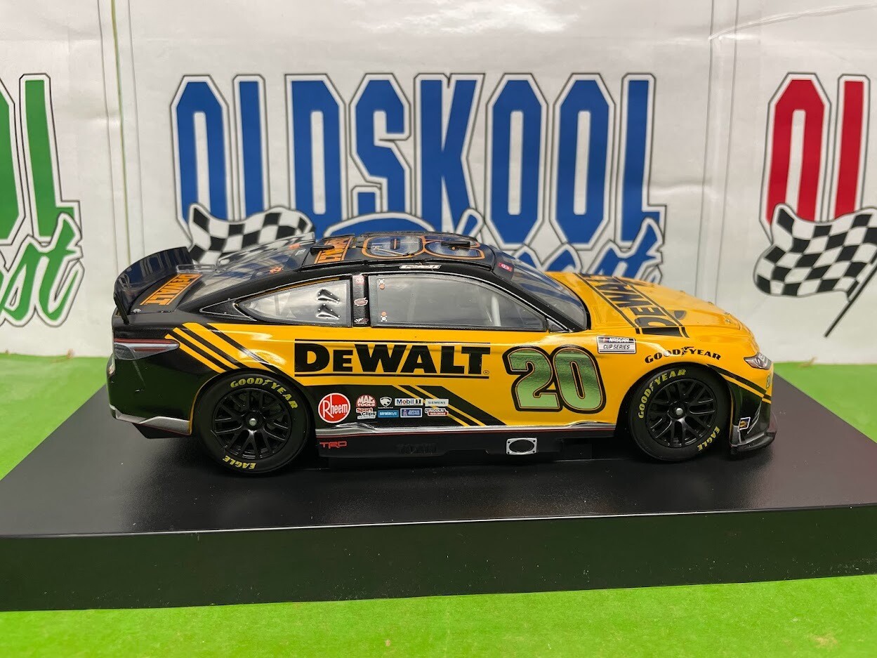 Christopher Bell #20 Dewalt 2022 Nascar Cup 1:24