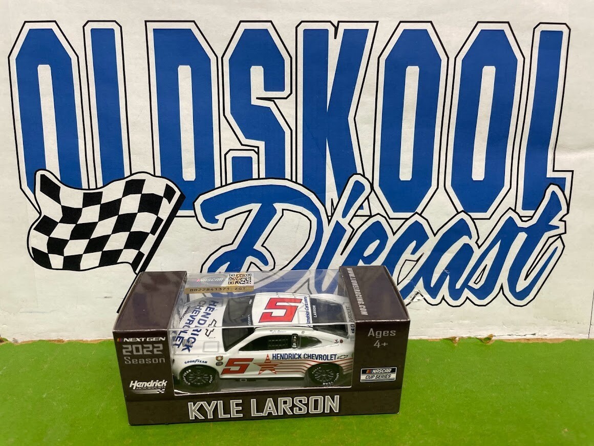 Kyle Larson #5 HendrickCars.com Darlington Throwback 2022 Cup 1;64