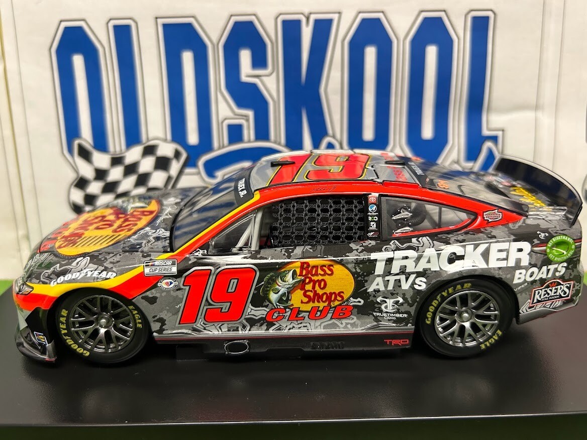 Martin Truex Jr #19 Bass Pro Shops 2023 Nascar Cup 1:24