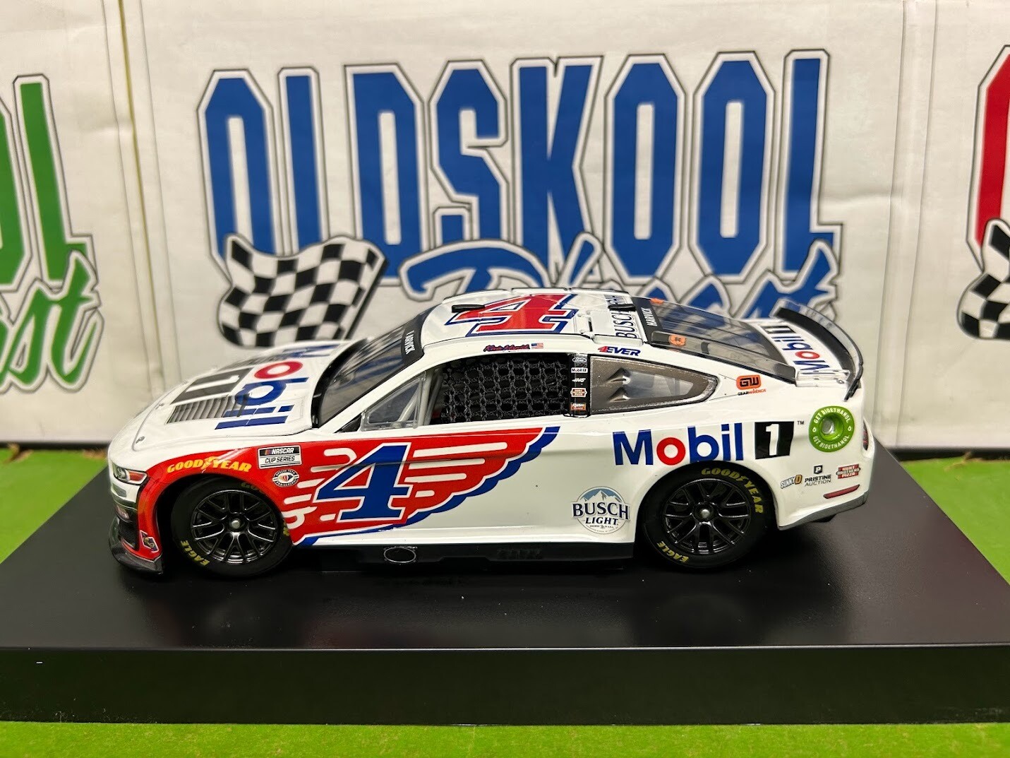 Kevin Harvick #4 Mobil 1 Wings Indy Raced Version 2023 Nascar Cup 1:24