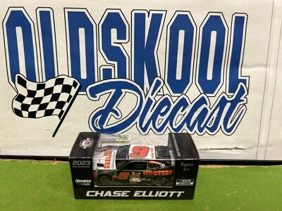 Chase Elliott #9 Hooters Chicago Race Version2023 Cup 1:64