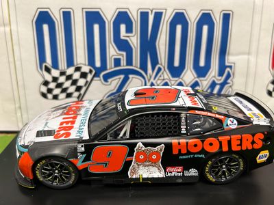 Chase Elliott #9 Hooters Chicago Raced Version 2023 Cup 1:24