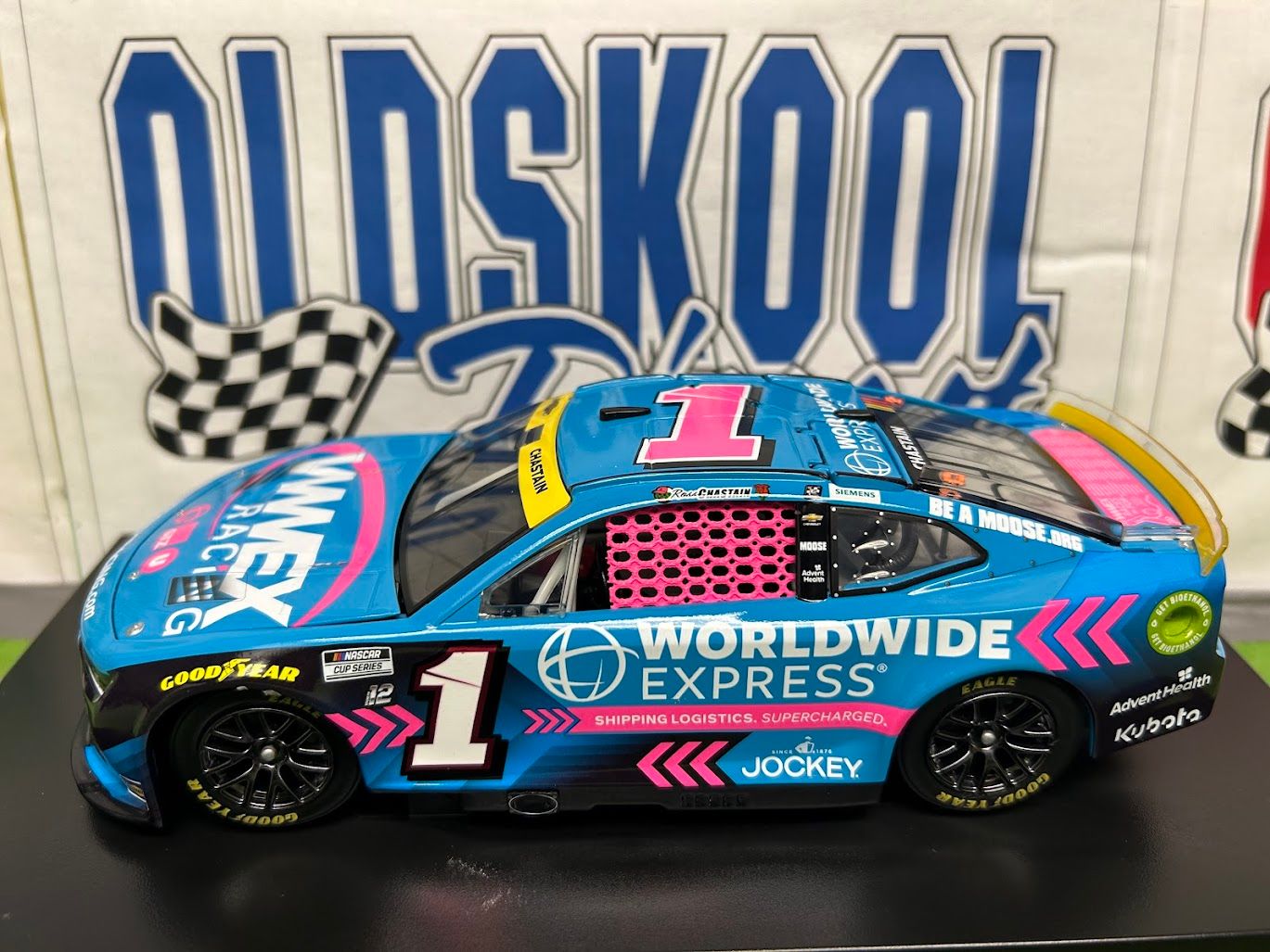 Ross Chastain #1 Worldwide Express Pink 2023 Nascar Cup 1:24