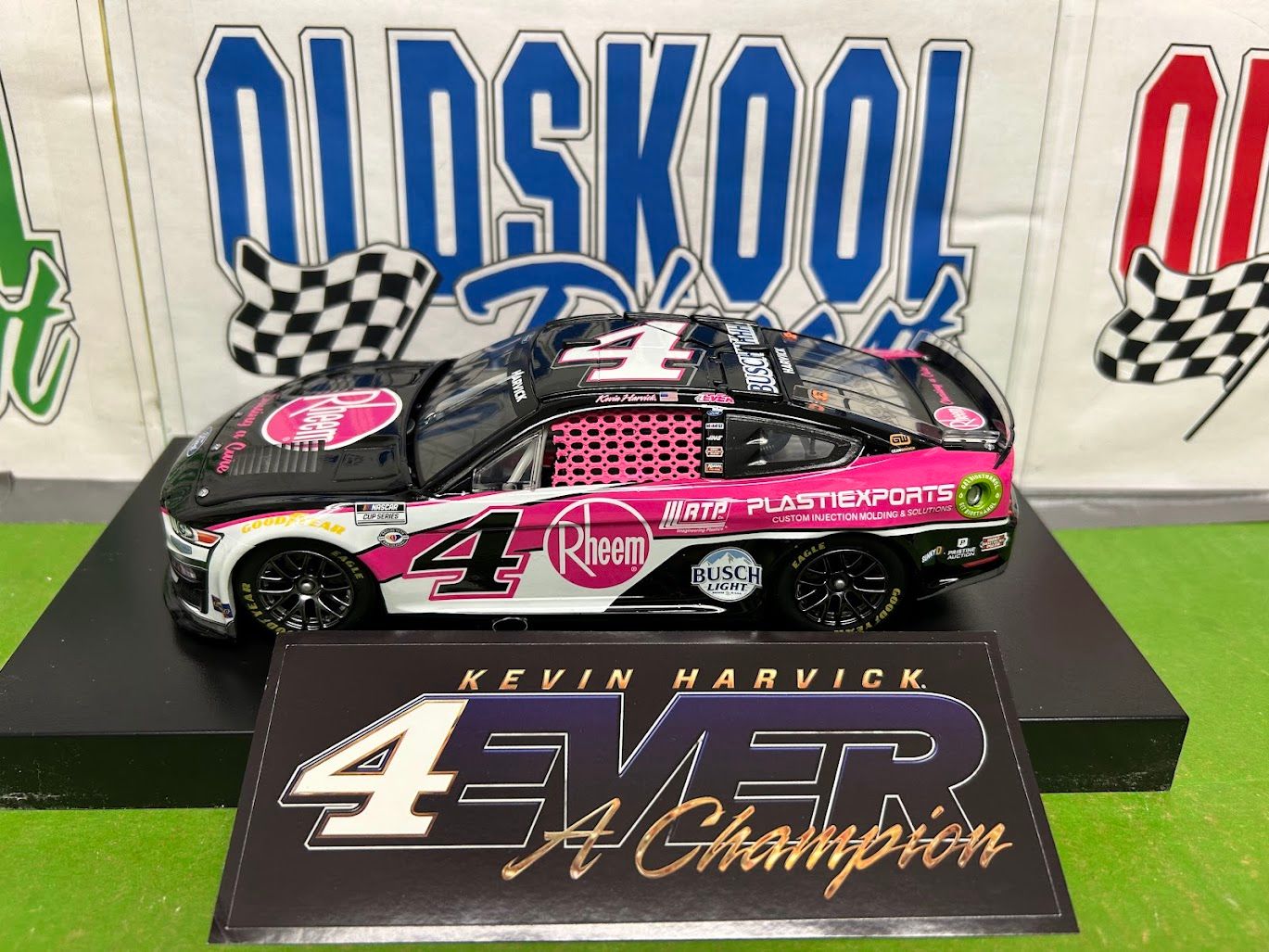 Kevin Harvick #4 Rheem&#39;s Chasing a Cure 2023 Nascar Cup 1:24