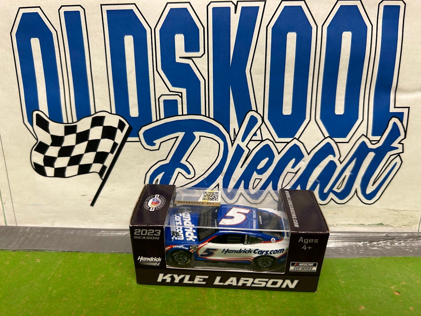Kyle Larson #5 Hendrickcars.com 2022 Cup 1;64