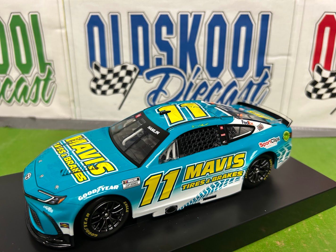 Denny Hamlin #11 Mavis Tires 2024 Nascar Cup 1:24
