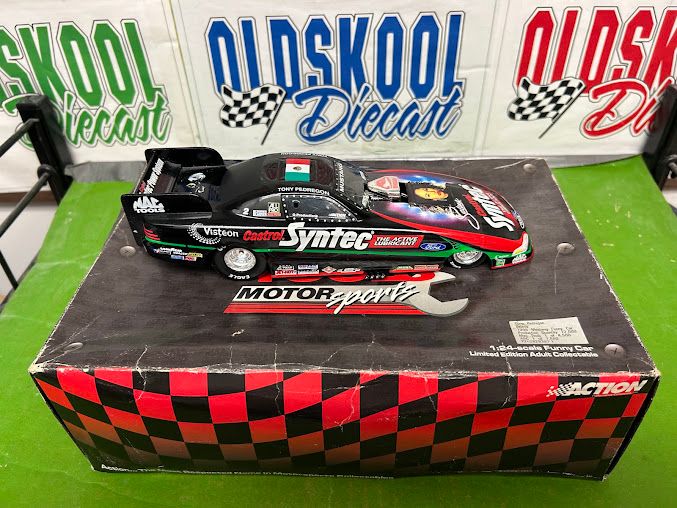 Tony Pedregon Salena Castrol Syntex Mac Tools Collectors Club Funny Car 1998 NHRA 1:24 scale