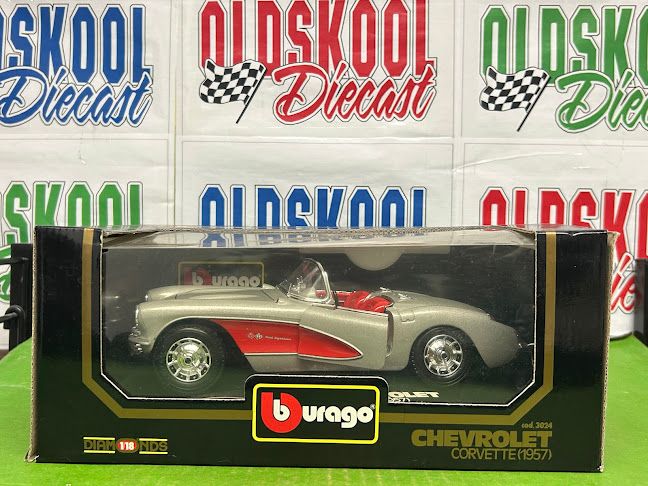 1957 Chevrolet Corvette Convertible Silver Burago Diamonds cod.3024 1:18 scale