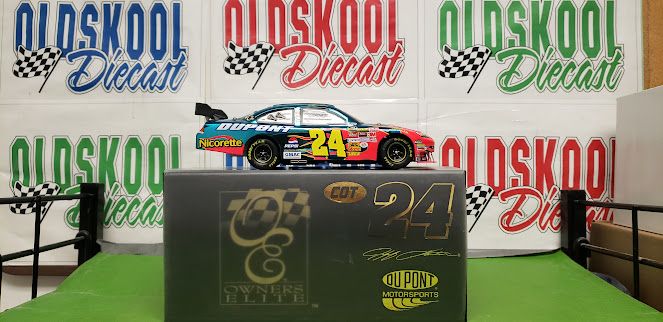 Jeff Gordon #24 DuPont 2007 Impala SS COT Owners Elite 1:24 scale