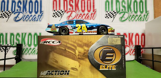 Jeff Gordon #24 Foundation / Holiday Car 2005 Monte Carlo ELITE 1:24 scale