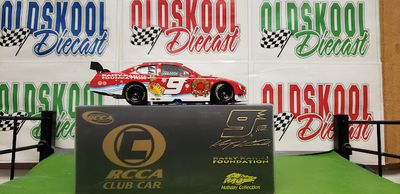 Kasey Kahne #9 Sam Bass Holiday 2008 Charger Club Car 1:24 scale *AUTOGRAPHED*