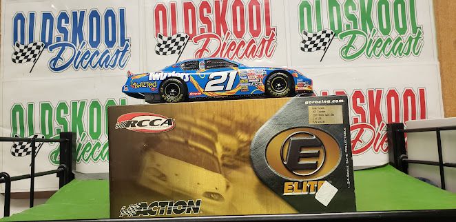 Kevin Harvick #21 Twizzlers 2005 Monte Carlo ELITE 1:24 scale