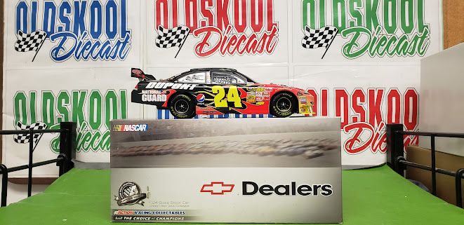 Jeff Gordon #24 DuPont 2009 Impala SS 1:24 scale