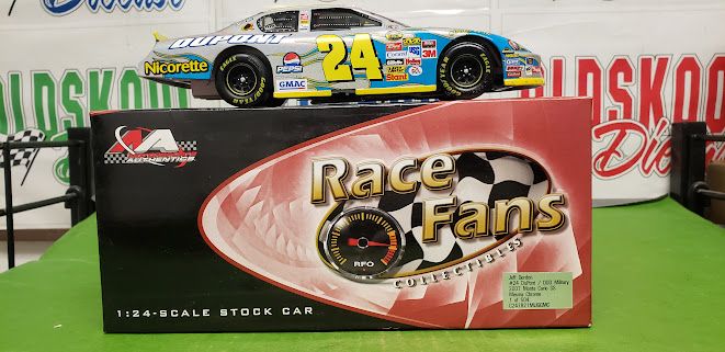 Jeff Gordon #24 DuPont / DOD Military 2007 Monte Carlo SS Mesma Chrome 1:24 scale