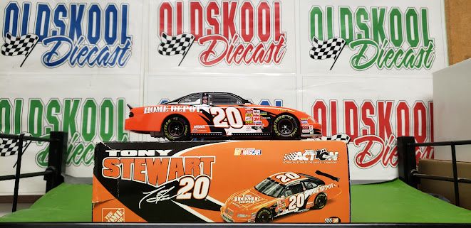 Tony Stewart #20 Home Depot 2002 Grand Prix Action 1:24 scale