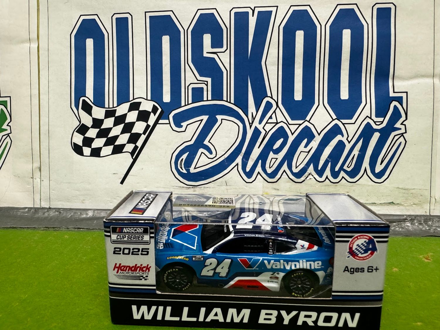 William Byron #24 Valvoline 2025 Cup 1:64