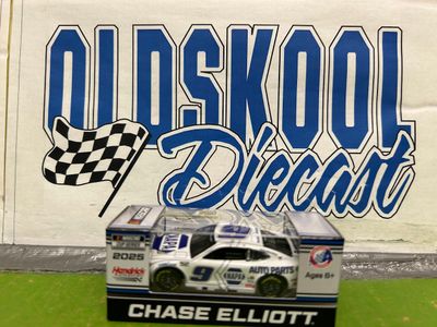 Chase Elliott #9 NAPA Autoparts 2025 Cup 1:64