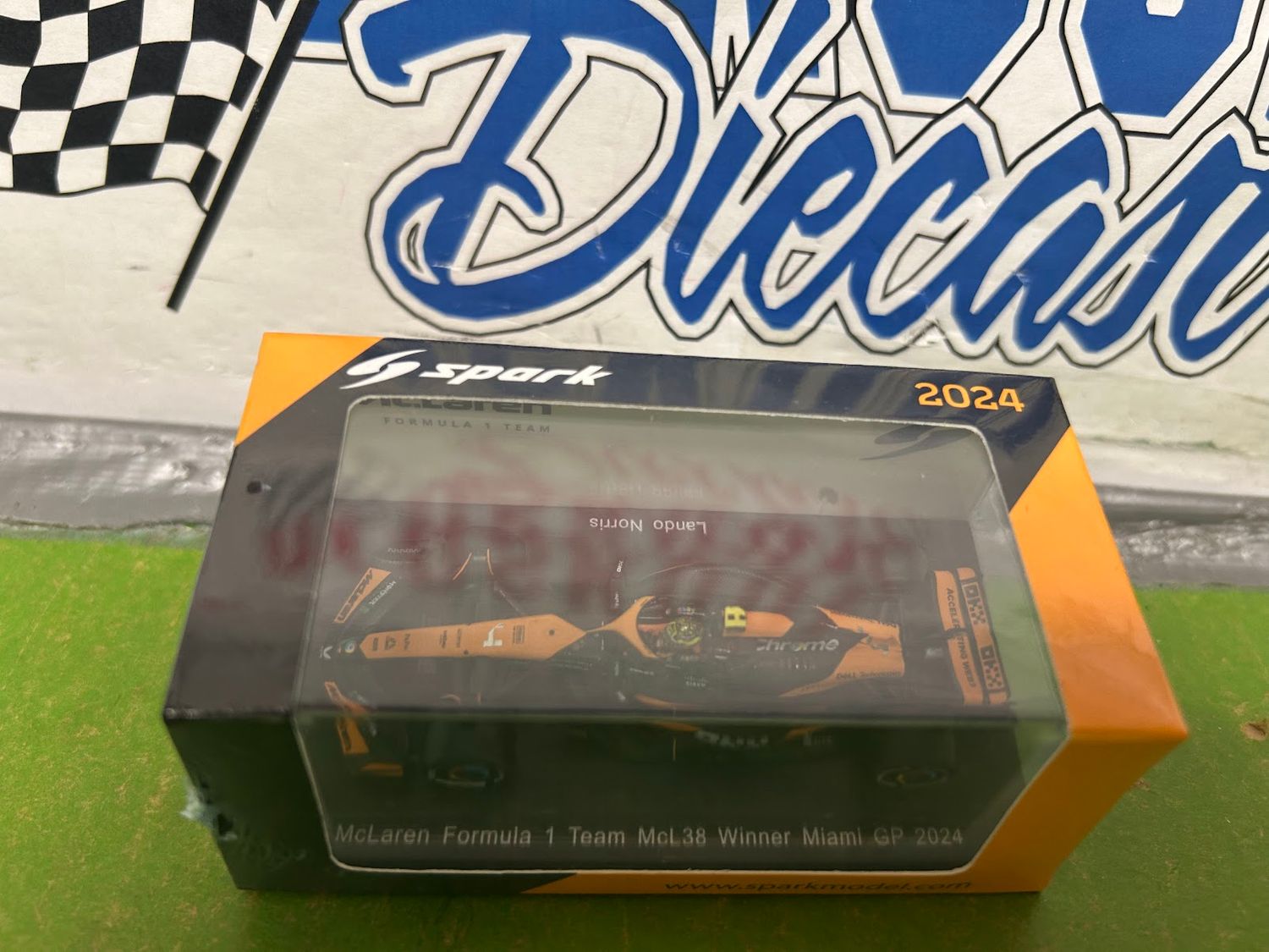 Lando Norris Mclaren #4 Formula One 2024 1:64