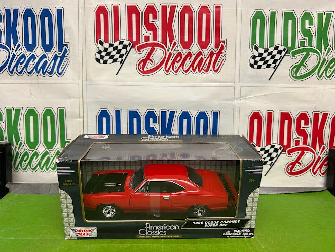 1969 Dodge Coronet Super Bee Motor Max American Classics 1:24 Scale