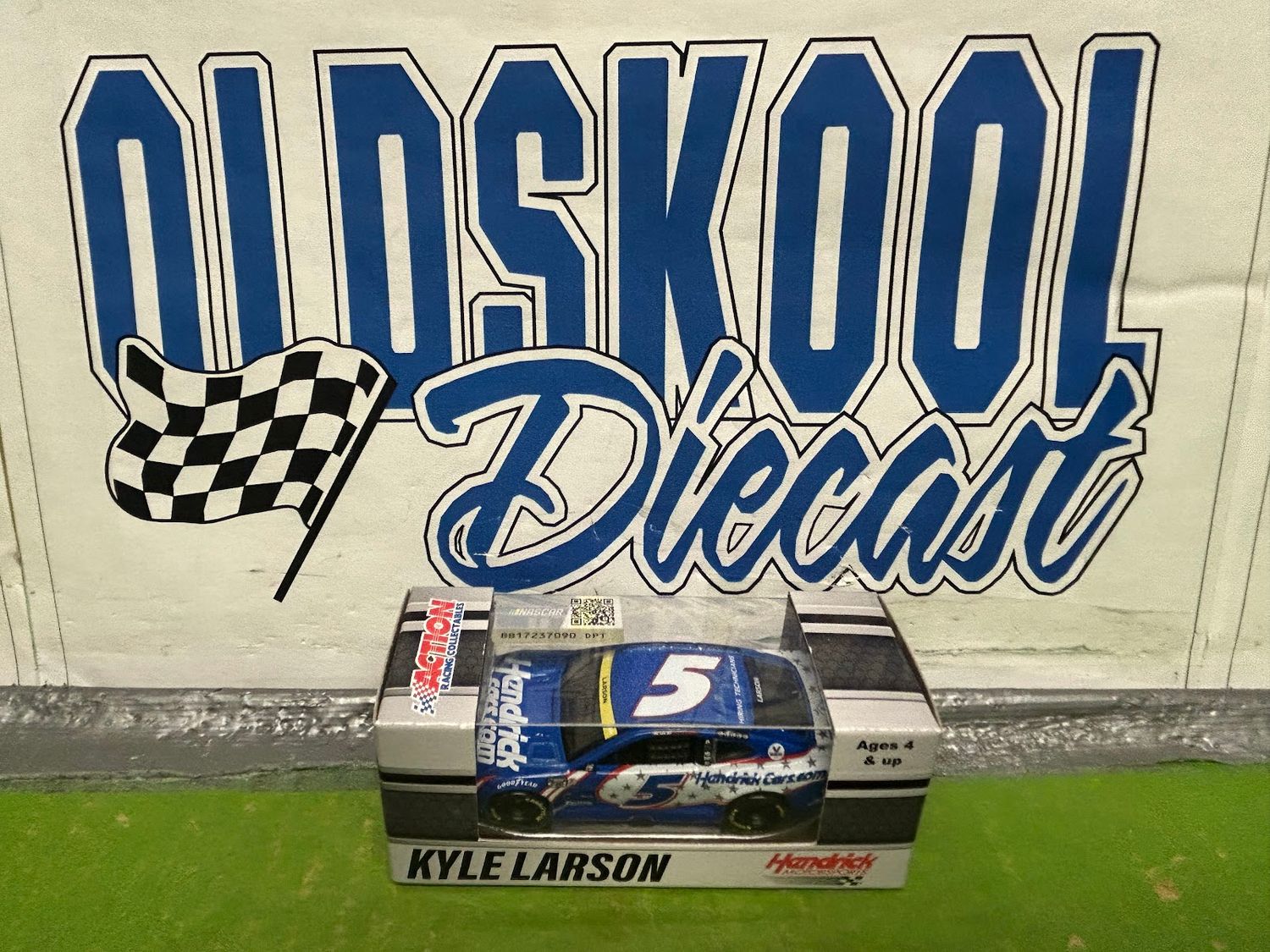 Kyle Larson #5 Henrickcars.com 9/11 Tribute 2021 1:64 scale