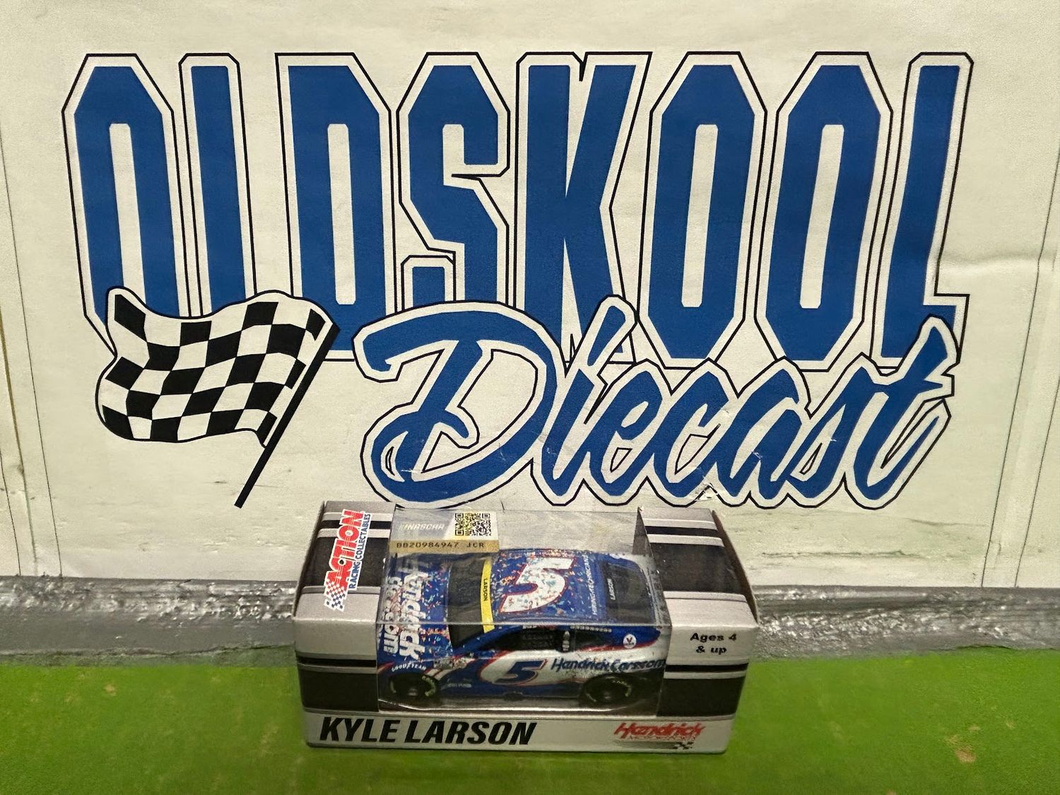 Kyle Larson #5 Henrickcars.com Phoenix Win 2021 1:64 scale