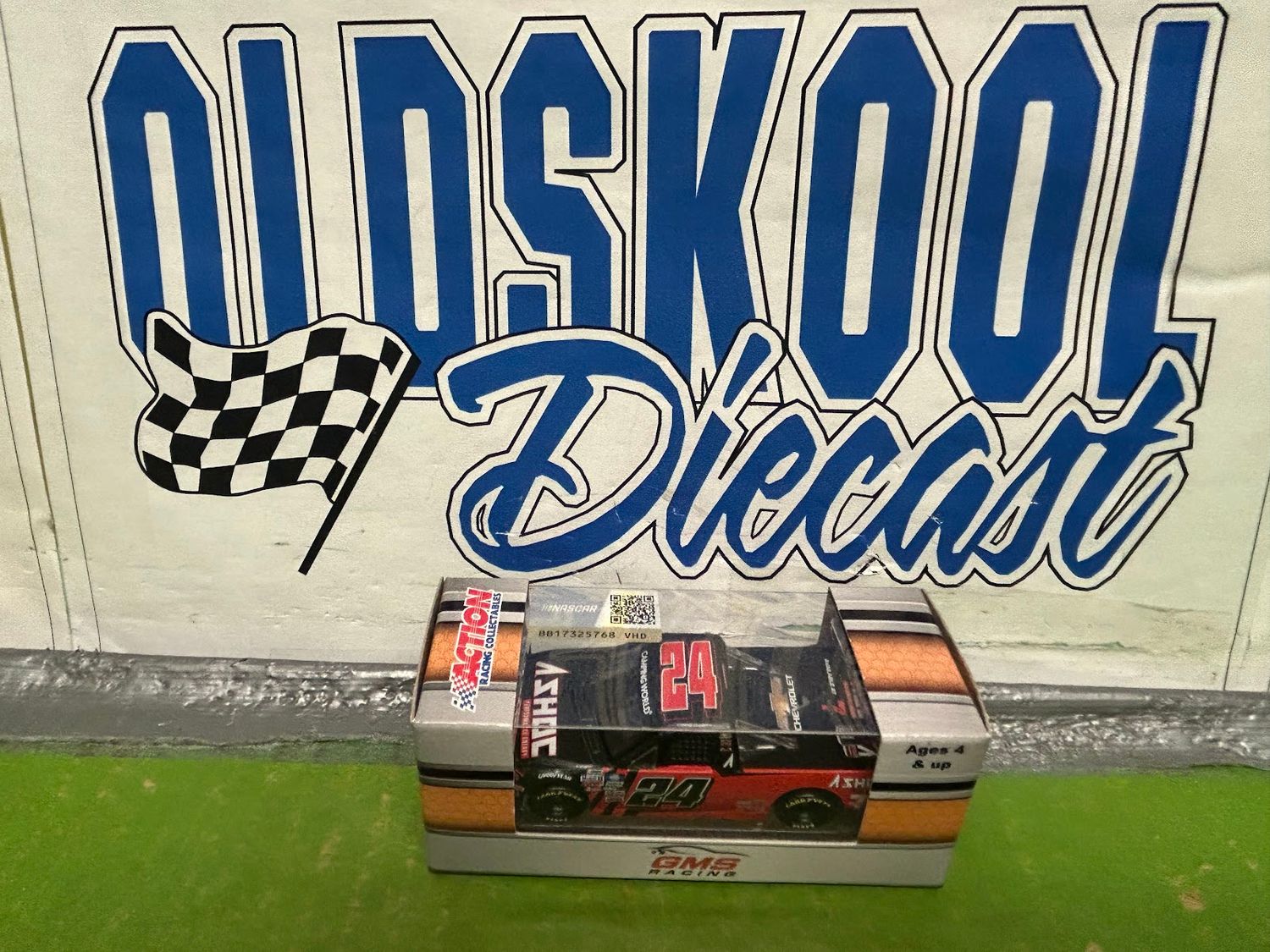 Chase Elliott #9 ASHOC Camping World Truck Series 1:64