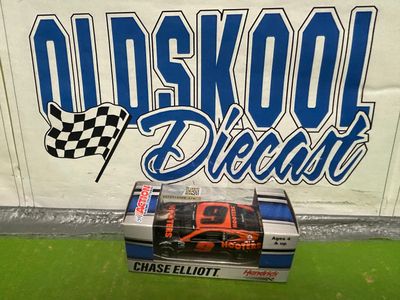 Chase Elliott #9 Hooters 2021 1:64 scale