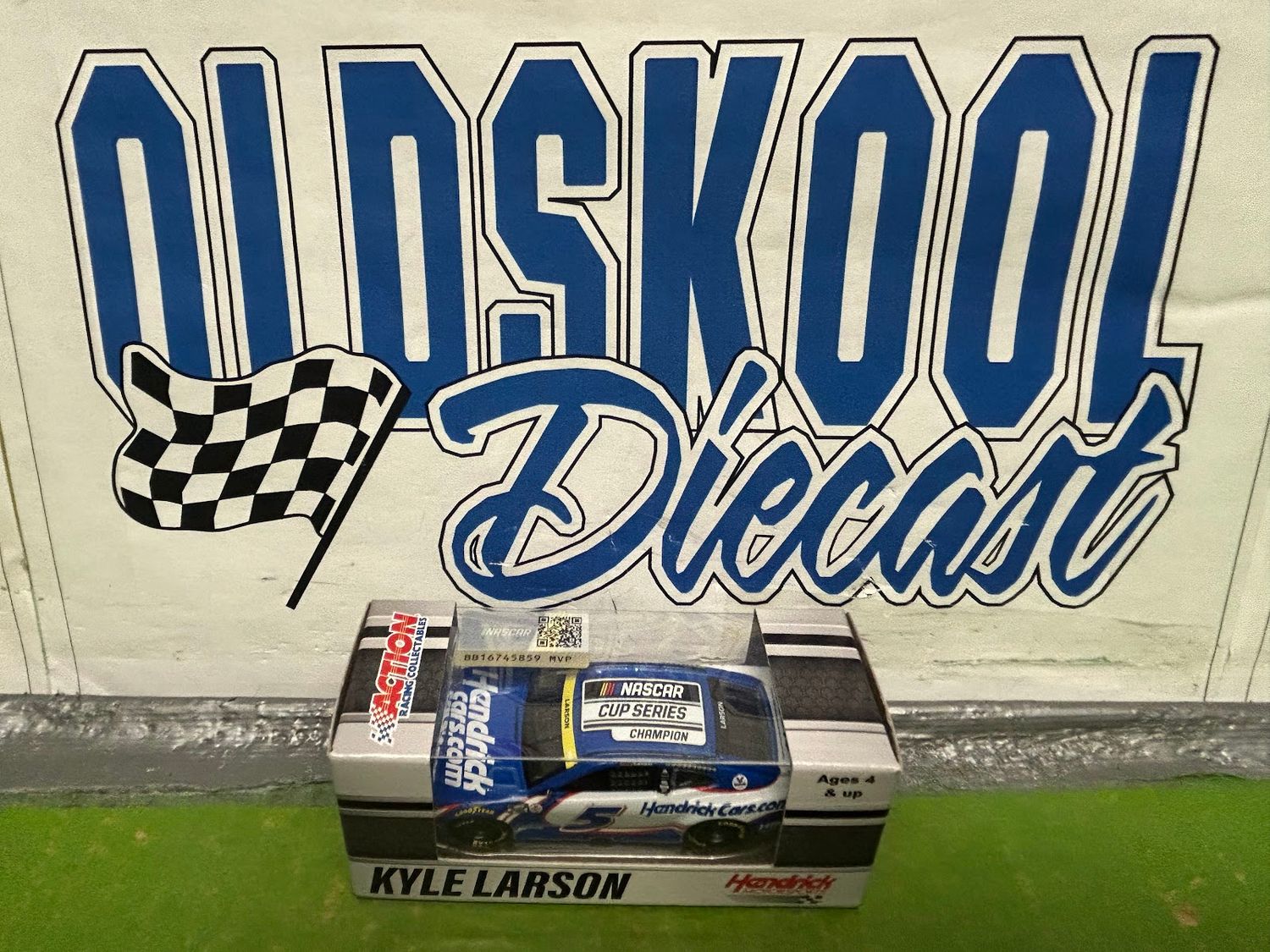 Kyle Larson #5 Hendrickscars.com Championship 2021 1:64 scale