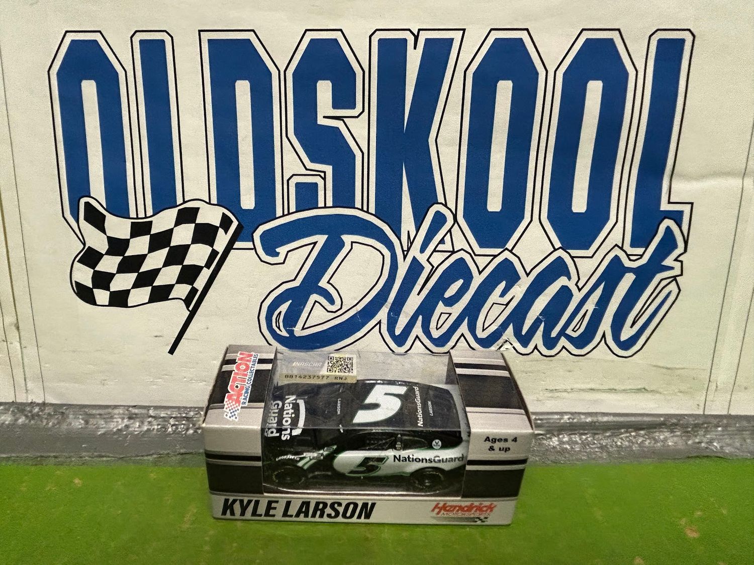Kyle Larson #5 National Guard 2021 1:64 scale