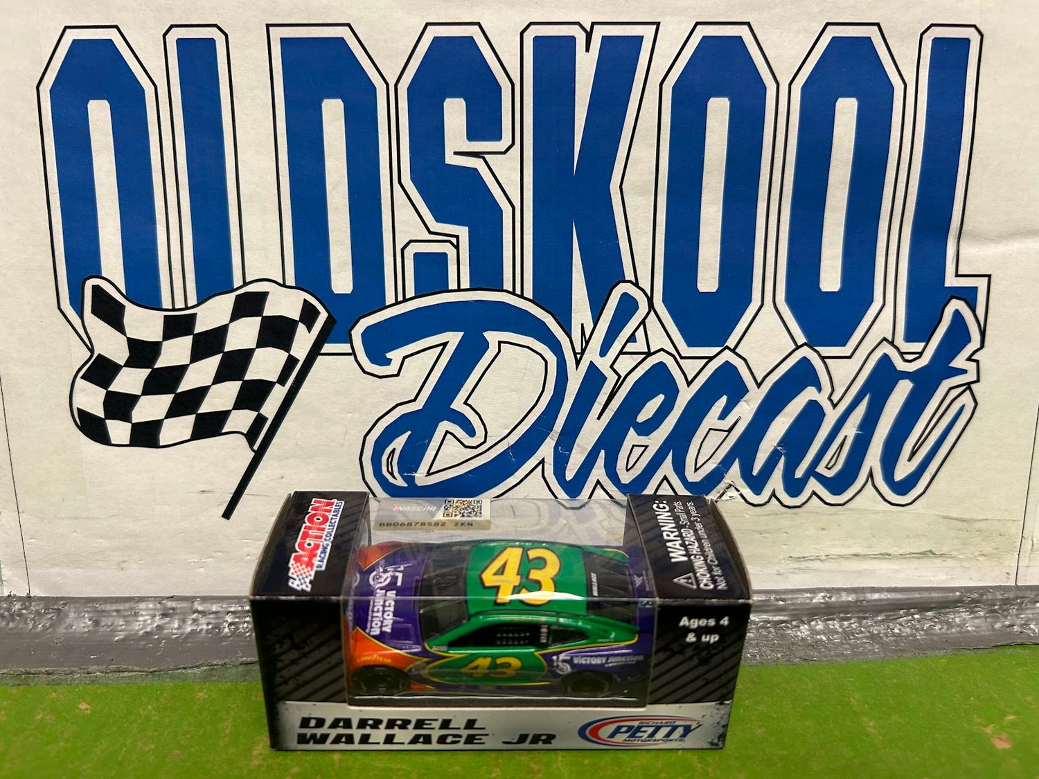 Darrell Wallace Jr #43 Victory Junction Darlington 2019 1:64