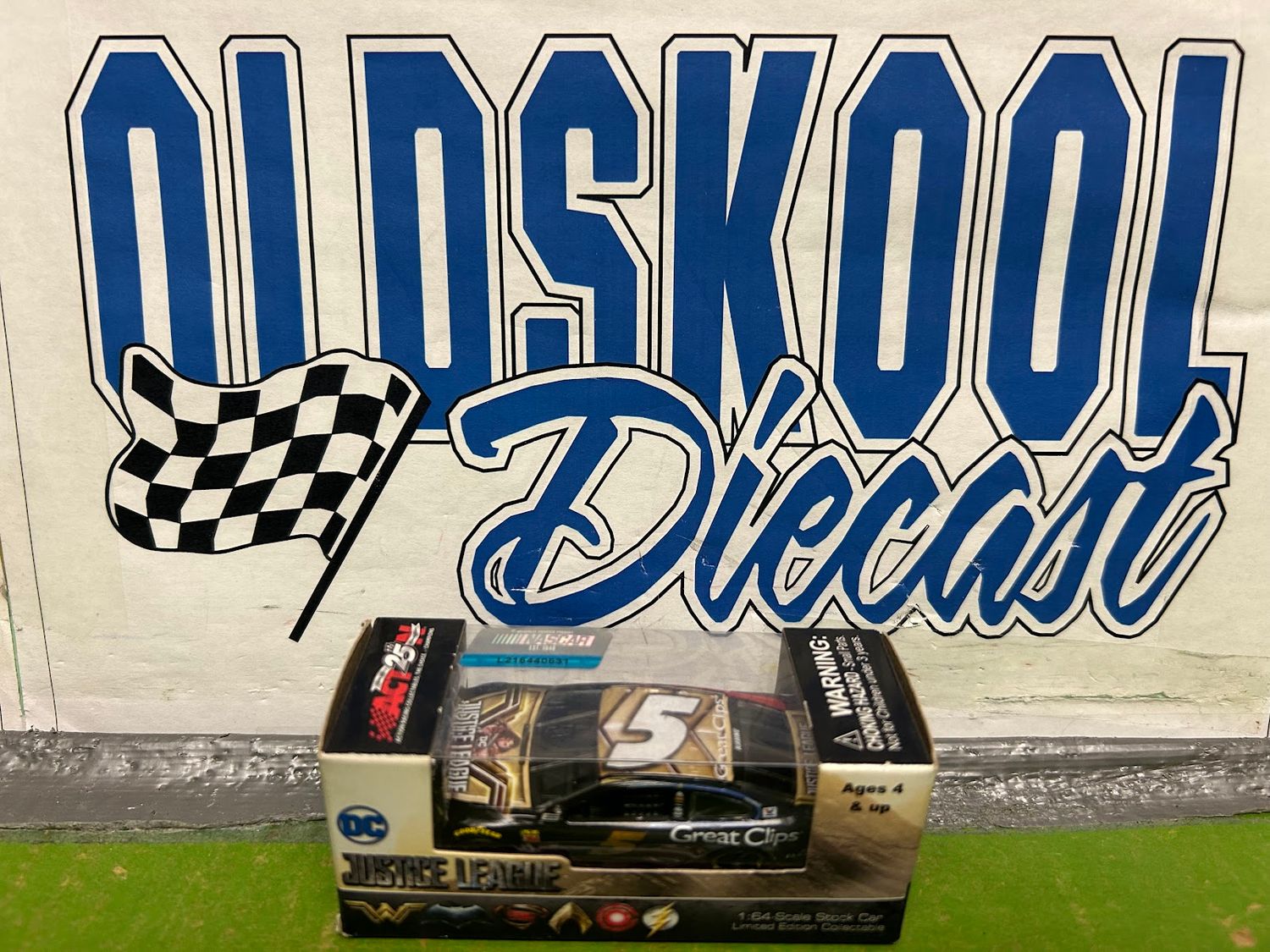 Kasey Kahne #5 Great Clips Justice League Wonder Woman 2017 1:64