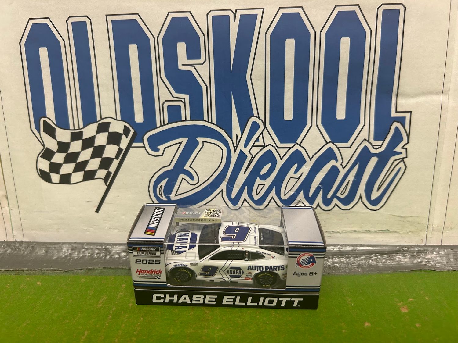 Chase Elliott #9 NAPA White 2025 Nascar Cup Series 1:64 scale