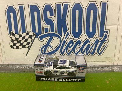 Chase Elliott #9 NAPA White 2025 Nascar Cup Series CX92565NAWCL 1:64 scale