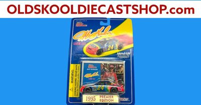 Jeff Gordon #24 DuPont 1995 Champion Stock Car with Team Transporter Premier Edition 1995 Racing Champions 1:64 Scale