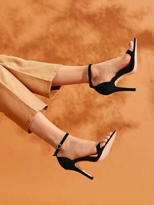 Chaussures À Talons Aiguilles À Bride De Cheville